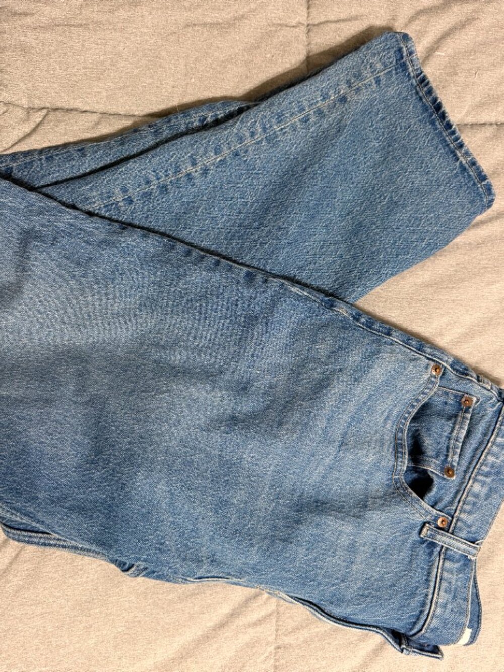 Abercrombie & Fitch (A&F) 90s Straight Medium Rise